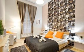 Standard Apartment By Hi5 - Weiner Leo